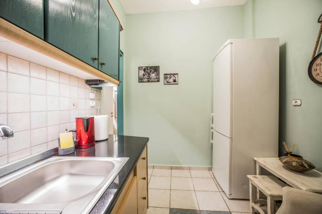 Athinas Apartment Piraeus Exterior photo